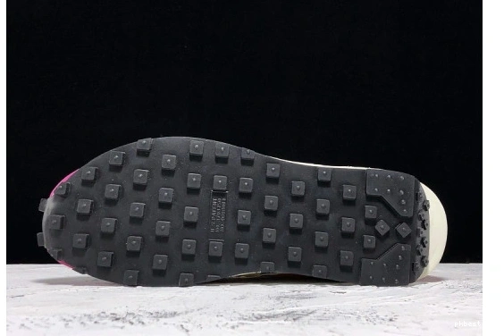 BV0073-301 Pine LD Nike BV0073-301  Green Sacai Waffle 1217